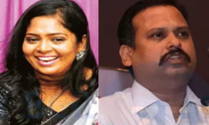 IAS wife escaped with Gangster