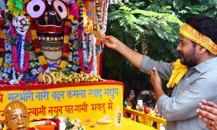 CM Revanth Reddy worships ISKCON Jagannath