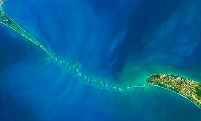 ISRO found Ram Setu bridge under sea