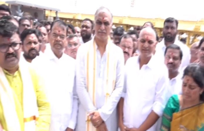 Harish Rao performed expiatory pooja at Yadadri