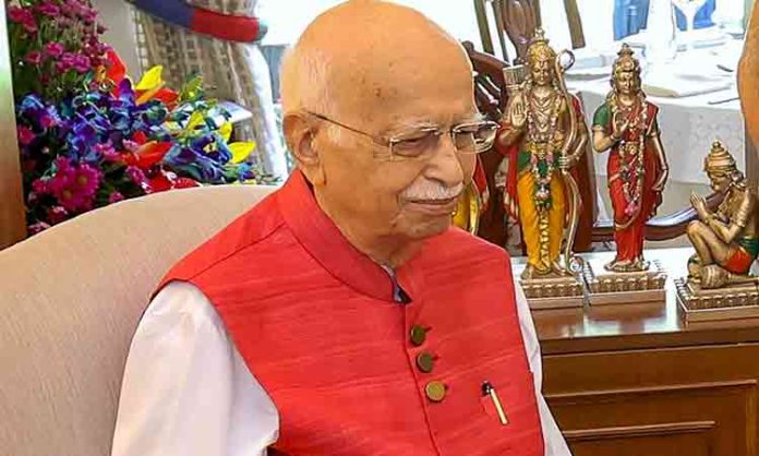 LK Advani admitted in hospital