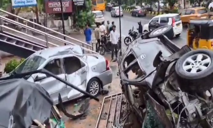 Car collided with vehicles in Banjara Hills