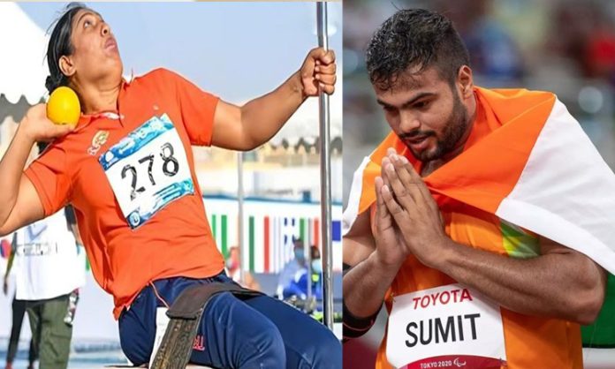 Bhagyashree and Sumit Antill as the flag bearers