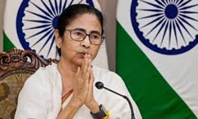 CM Mamata banerjee meets Doctors of protest