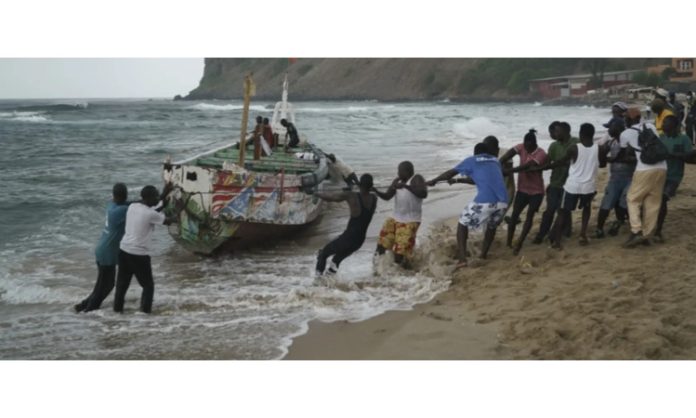 Boat with 30 decomposing bodies found off Senegal coast