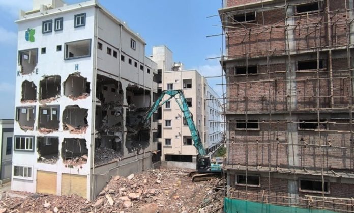 HYDRAA back on demolitions