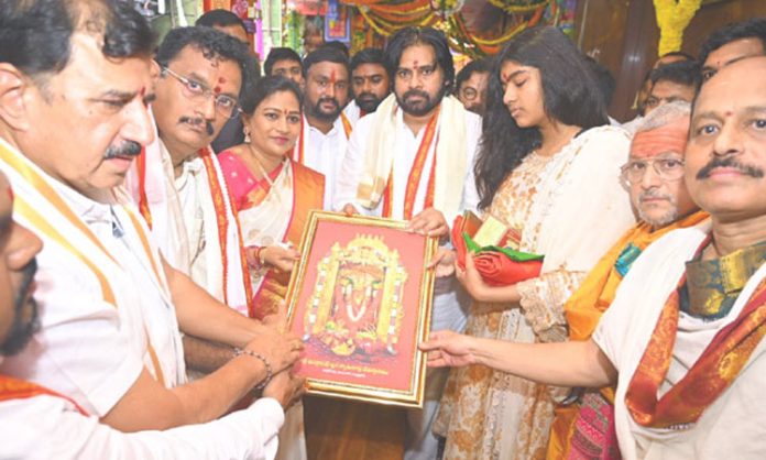 Pawan Kalyan visited Durgamma