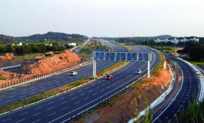 sand lorry overturned on outer ring road