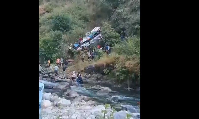 Bus fell into gorge near Kupi in Ramnagar