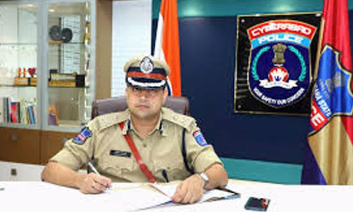 Cyberabad Commissioner inspected Attapur Police Station