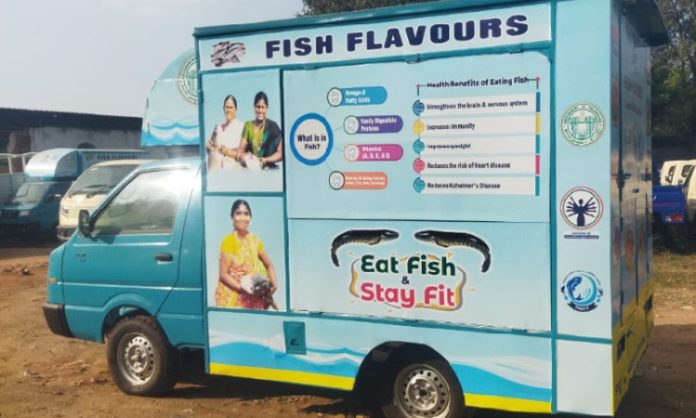 Indira Mahila Shakti fish sales vehicles