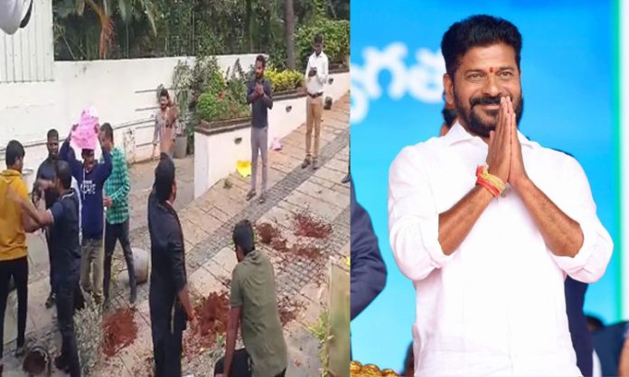 Revanth reddy comments on attack on Allu arjun house