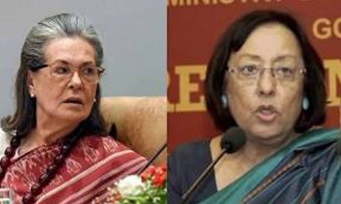 Sonia Gandhi kept Najma Heptullah waiting for an hour