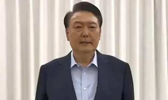 South Korean President Yoon Suk Yeol arrested