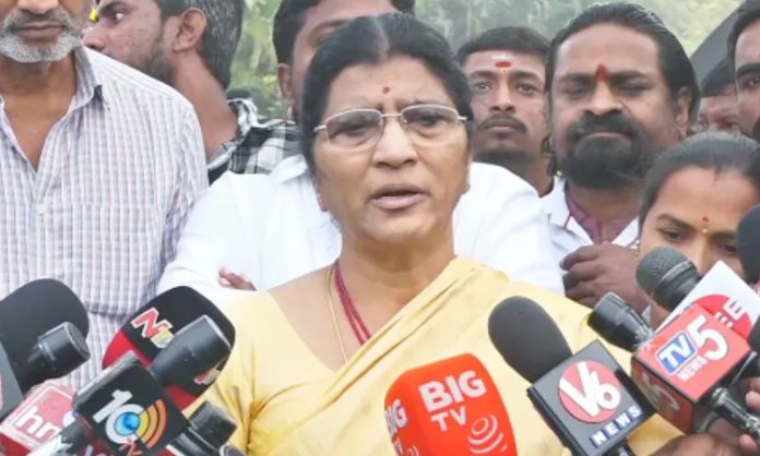 Laxmi parvathi comments on TDP