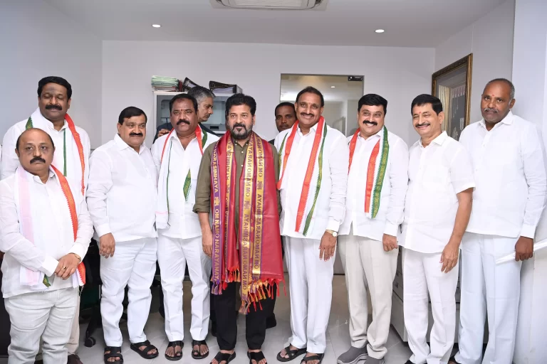 కాంగ్రెస్‌లో చేరిన బిఆర్ఎస్ ఎమ్మెల్యేలకు నోటీసులు..