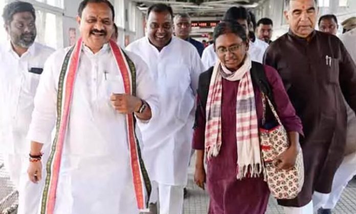 AICC in-charge Meenakshi Natarajan came Telangana