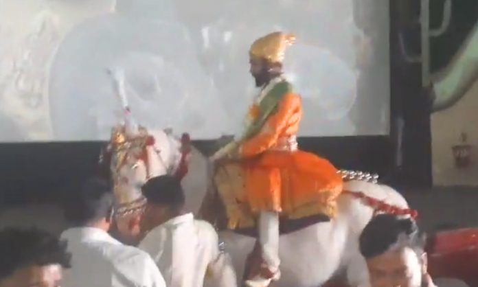 Fan arrives on horse to watch Chhaava