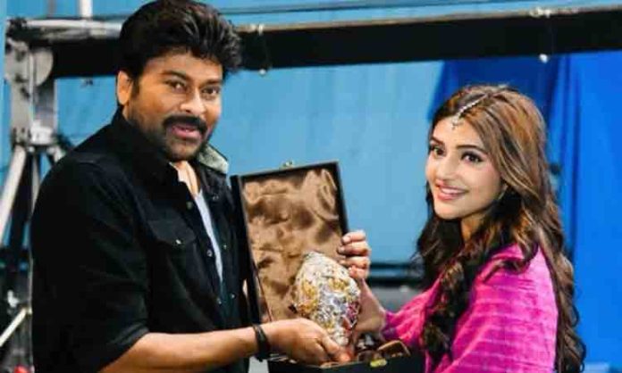 Sreeleela Gives A special Gift to Chiranjeevi