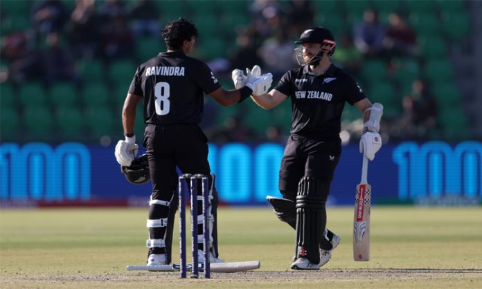 New zealand gives huge target to south africa