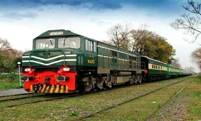 Militants attack Pak train in Balochistan